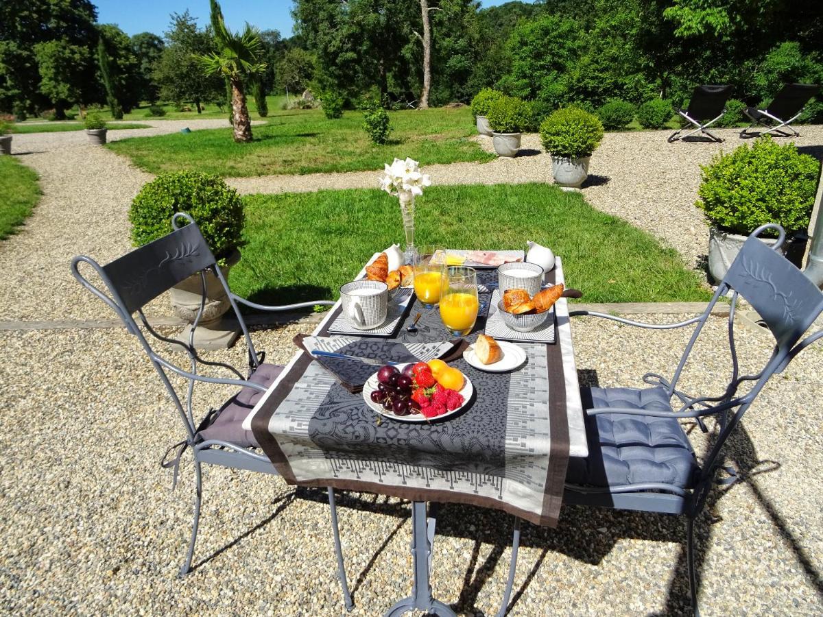 Domaine La Bastide Acomodação com café da manhã Cleyrac Exterior foto